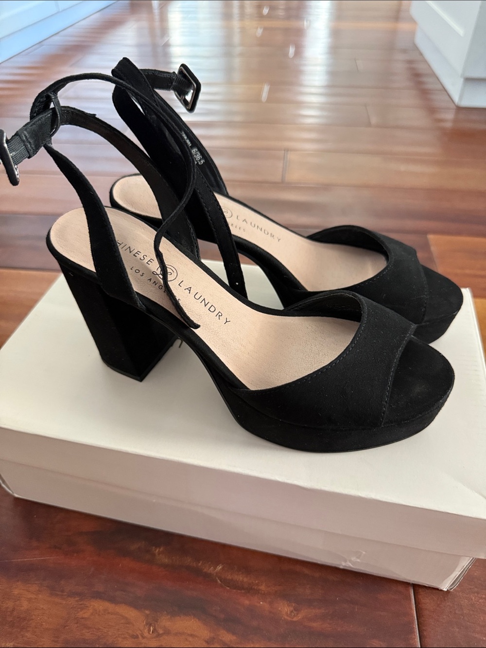 Chinese Laundry Theresa Platform Black Suede Sandals, 6M